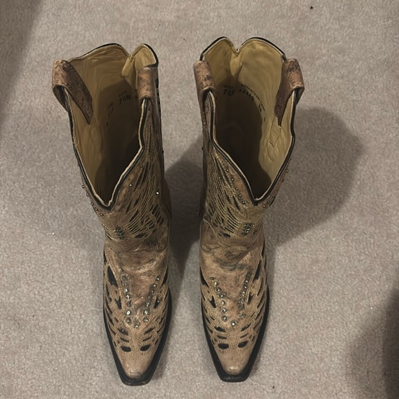 CORRAL BOOTS - Picture 1 of 8